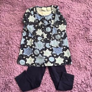 ☘️5 for $25☘️Girls Snowflake 36 month outfit